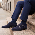 Herrenschuh mit Doppelschnalle aus blauem Wildleder