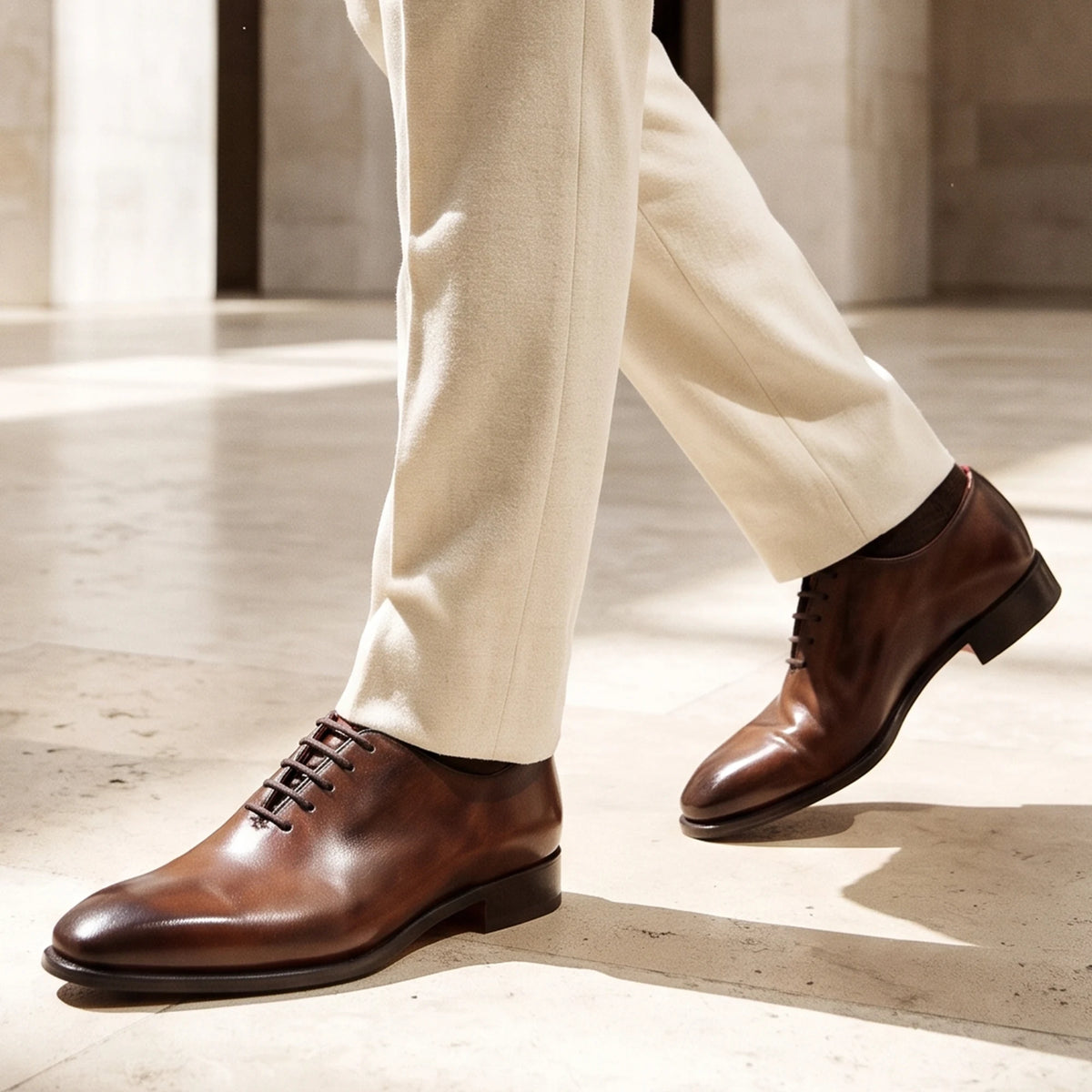 Chaussures à bout carré pour homme entièrement fabriquées à la main en cuir delavé brandy