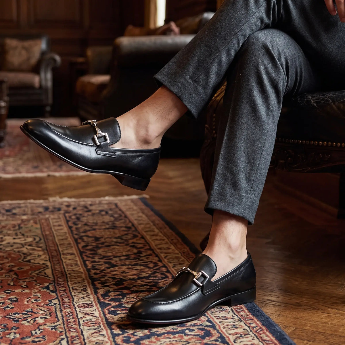 Classic men's horsebit moccasin in black leather