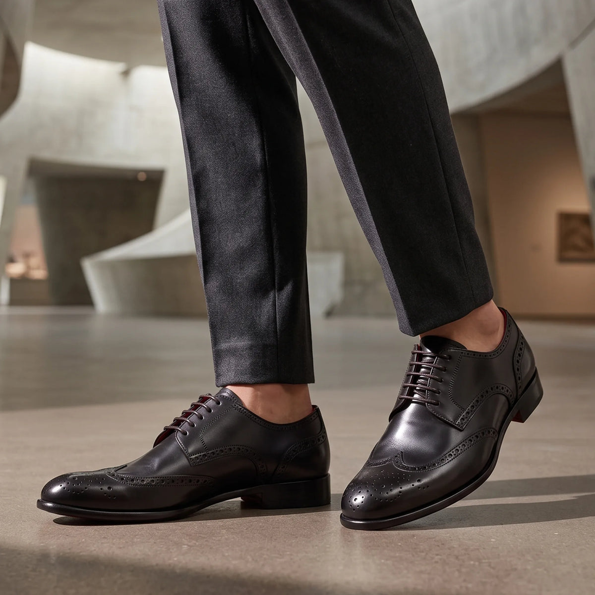 Chaussures brogues faites main pour hommes en cuir noir