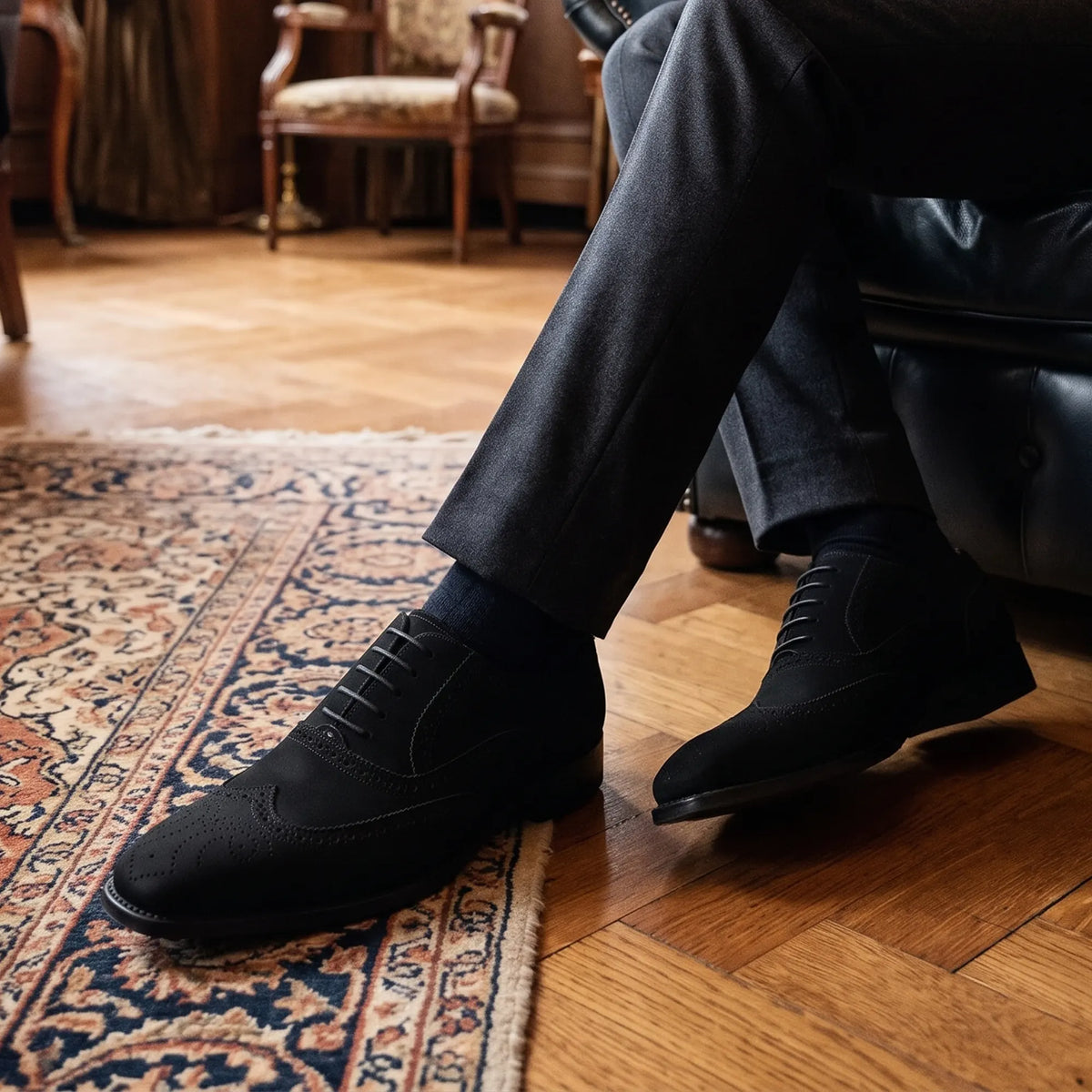 Handgemachte Oxford-Schuhe aus schwarzem Wildleder für Herren