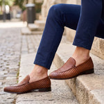 Classic men's loafer in light brown woven leather