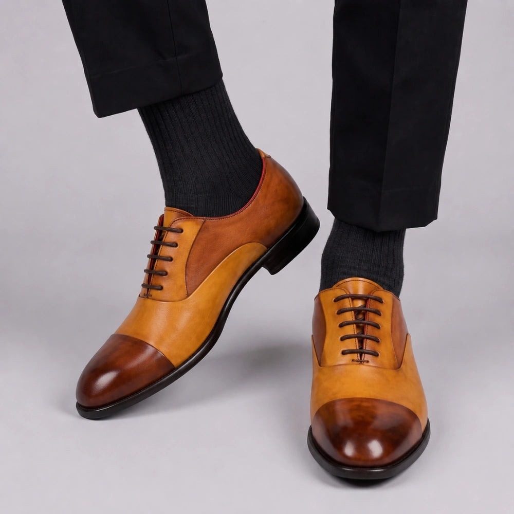 Elegant men's brown and yellow oxford in leather and red lining