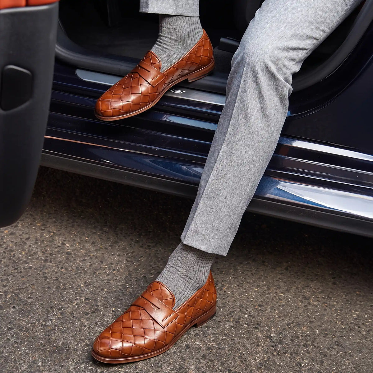 Elegant vintage brown men's loafer in woven leather