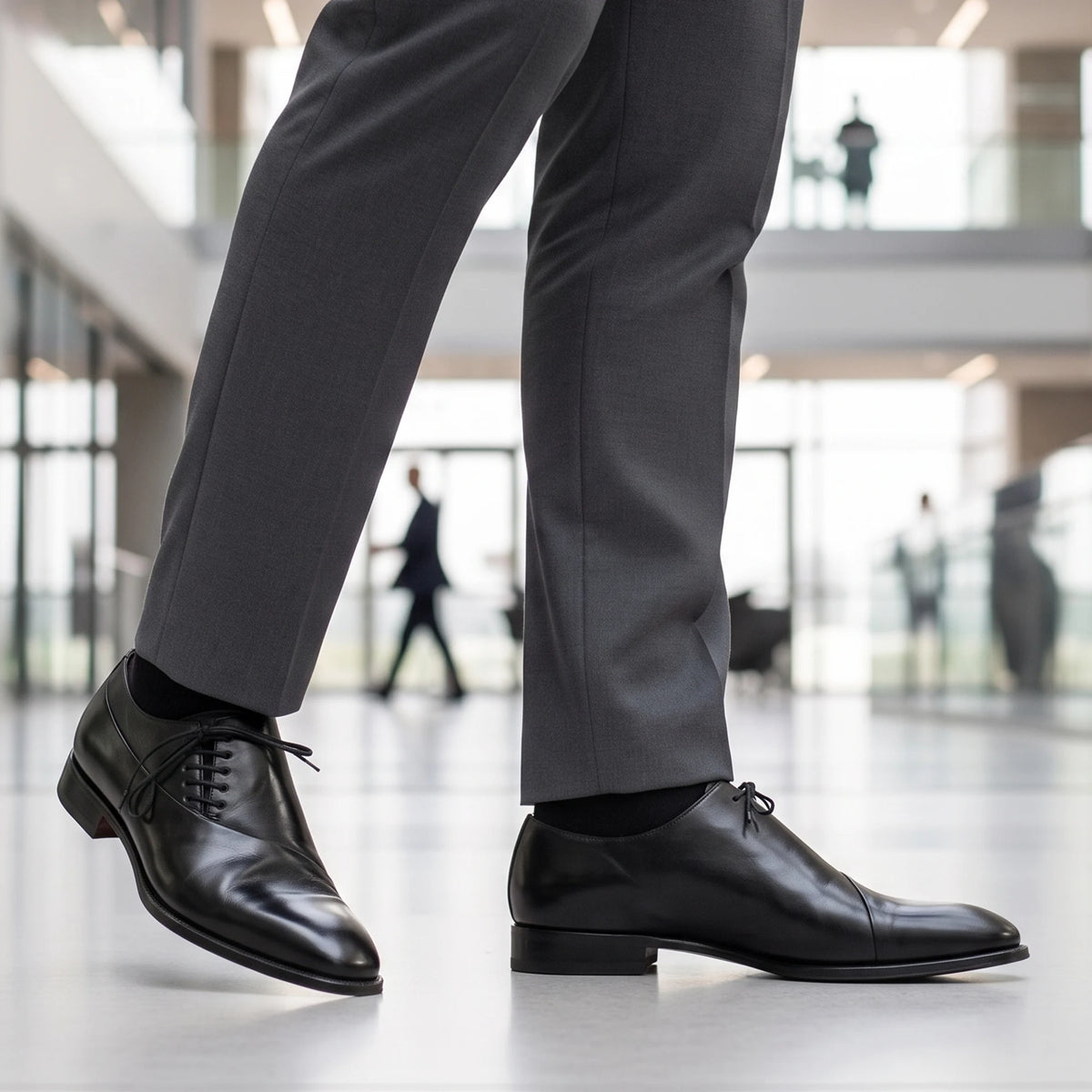Elegant men's brogues shoes in black leather in just £179.99 
