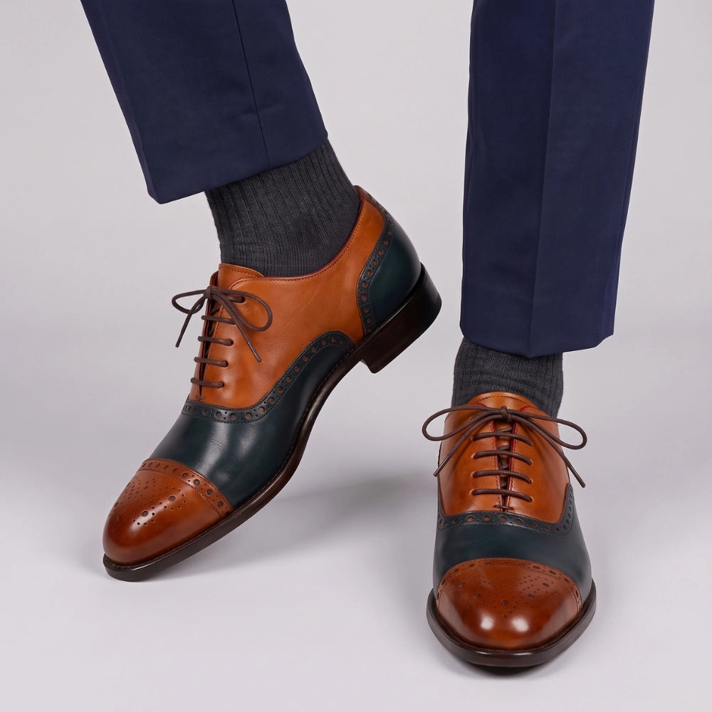 Elegant men's brown and blue semi brogue oxford in leather in just €189.99