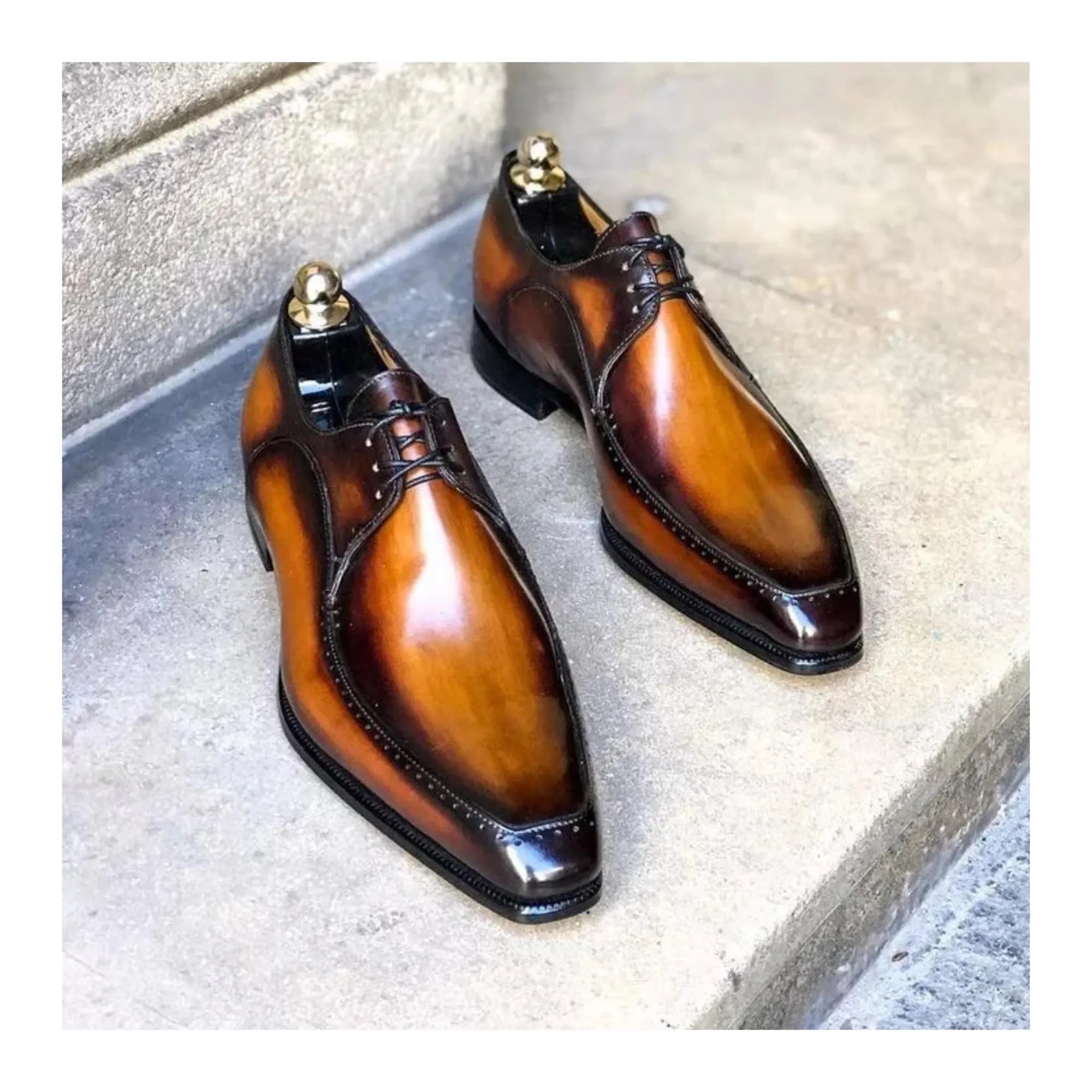 Derby-Schuhe aus hellbraunem Patina-Leder für Herren