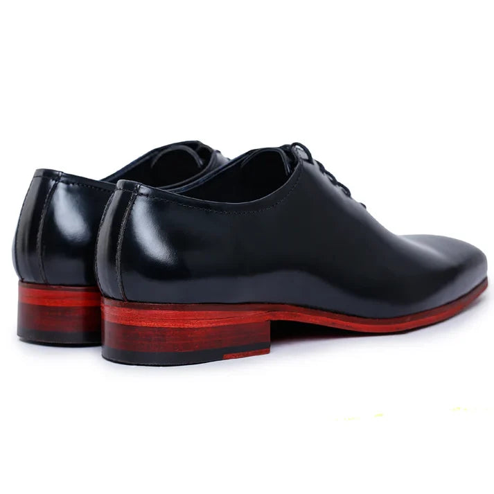 Wholecut Oxford - Black in just £184.99