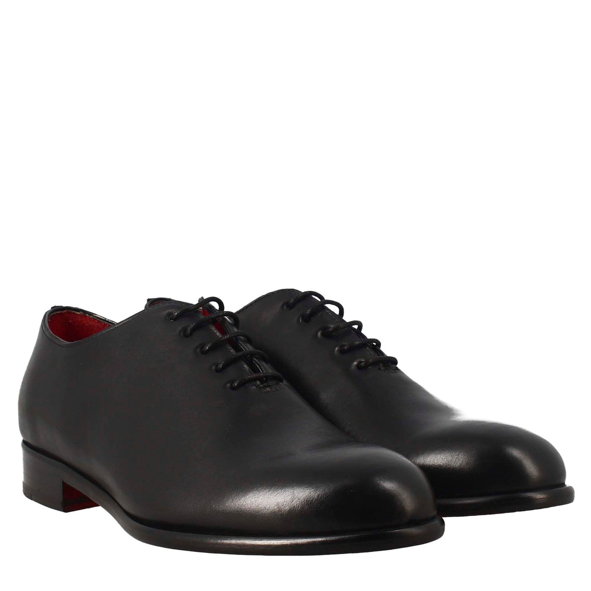 Men's elegant black wholecut leather oxford in just €189.99