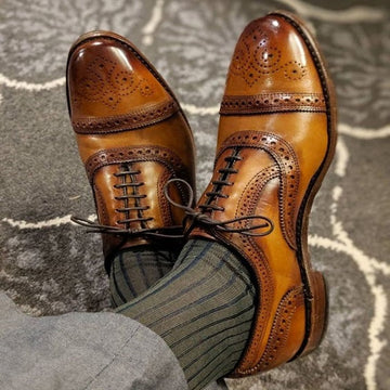 Braune Oxford-Brogue-Abendschuhe aus Leder mit königlicher Patina für Herren
