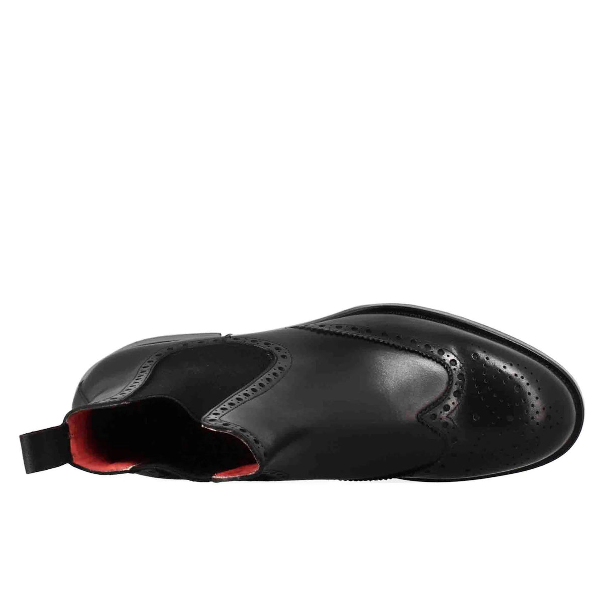 Chelsea boot with brogue details for men in black leather with elastic in just €205.00