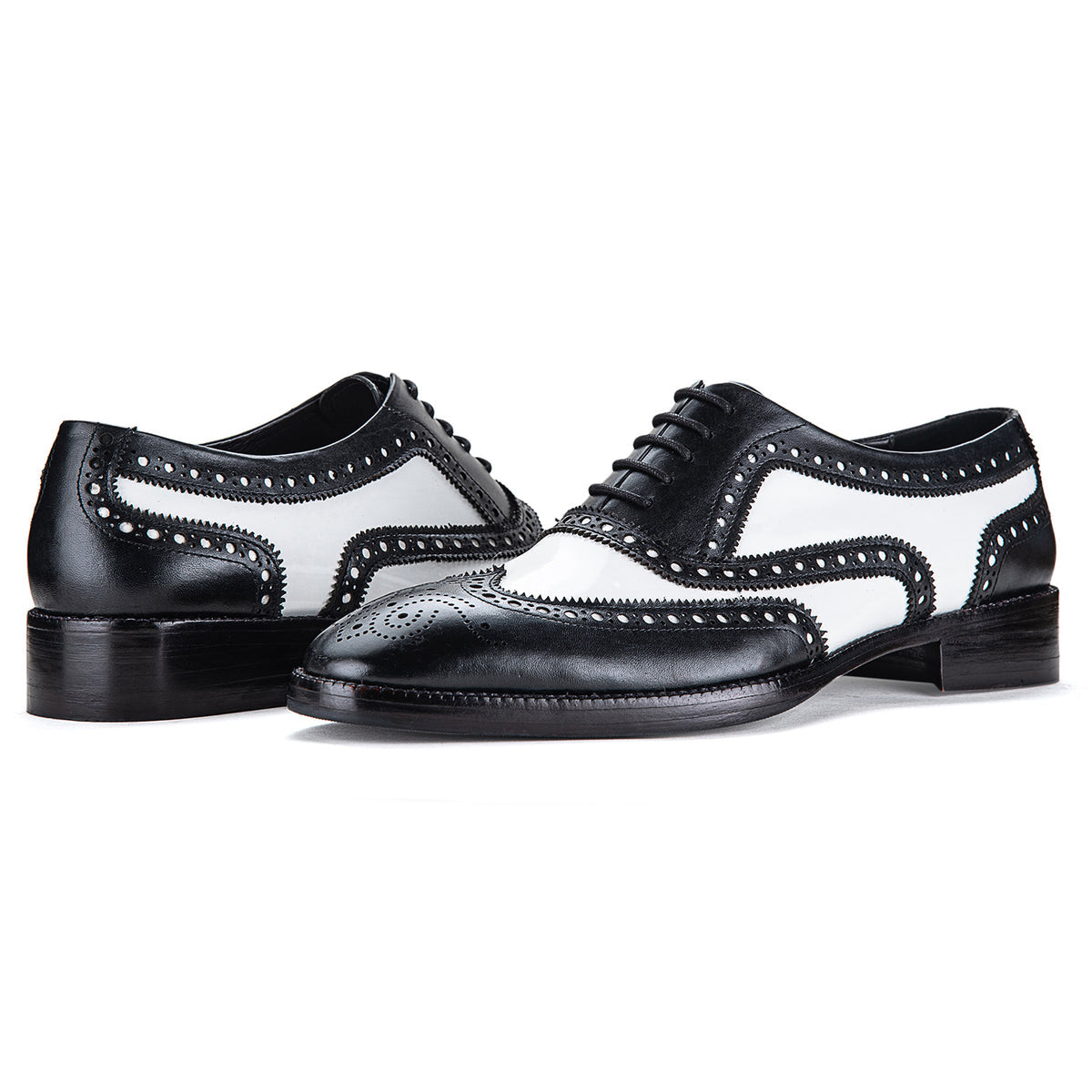 Spectator Wingtip Oxford - Black & White in just £190.99