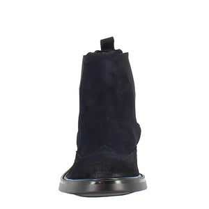 Chelsea boot in blue suede with rubber sole in just €205.00