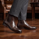 Handgemachte elegante Chelsea-Stiefel aus braunem Leder für Herren