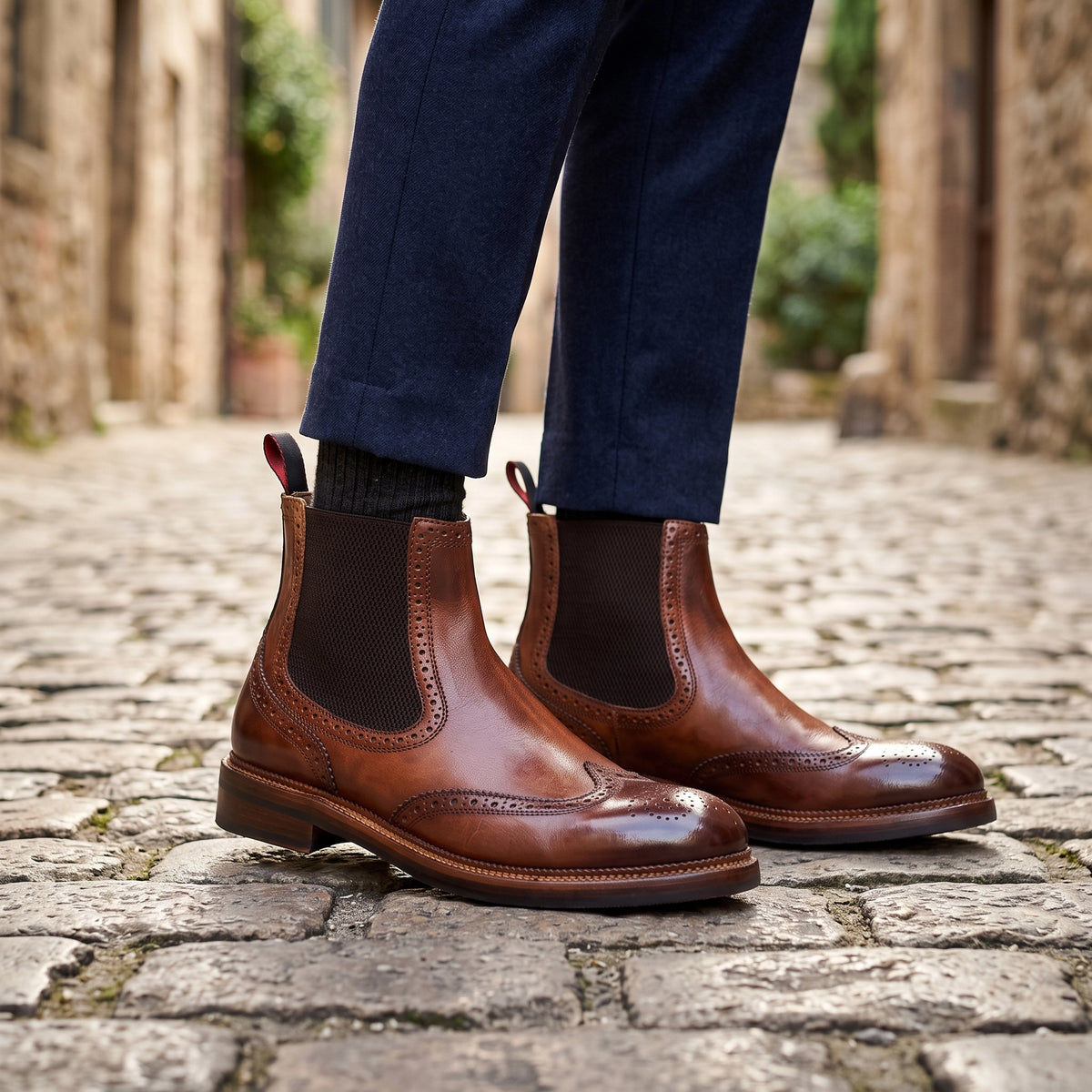 Men's candy chelsea boot in washed leather, dark tan colo