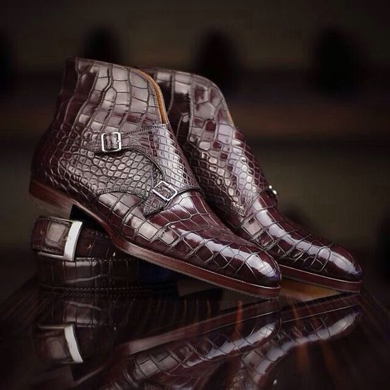 Dunkelbraune Herrenstiefel aus Alligatorleder