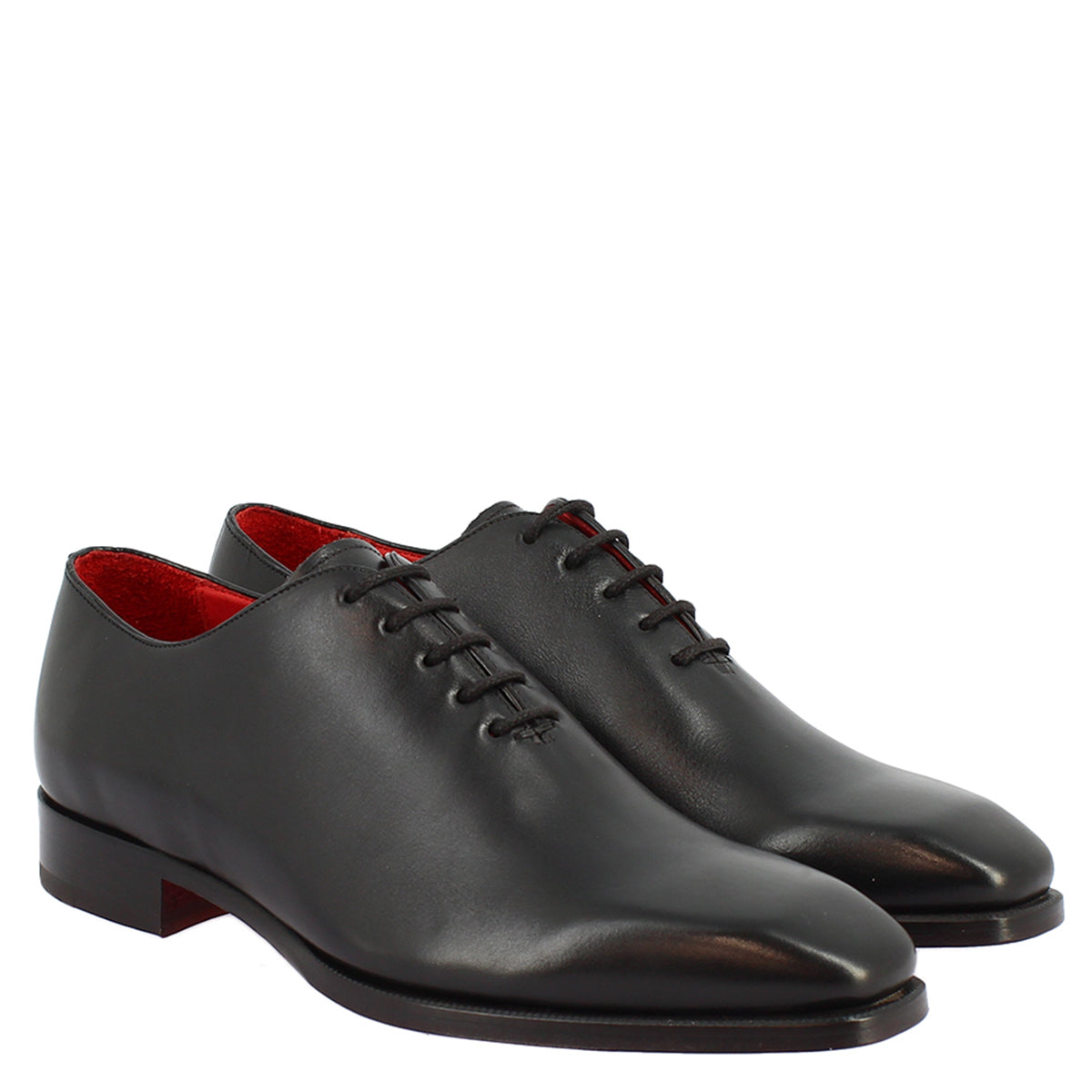 Handmade men's lace-up shoes in black leather with laces